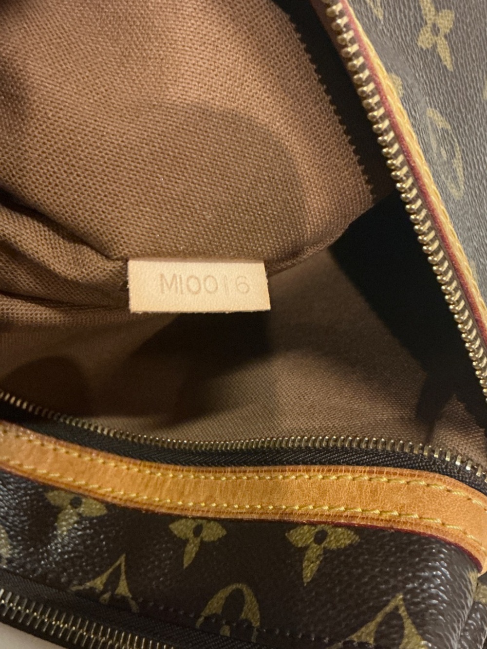 Louis Vuitton Pochette Bosphore Crossbody Bag - Monogram Canvas - Picture 14 of 16